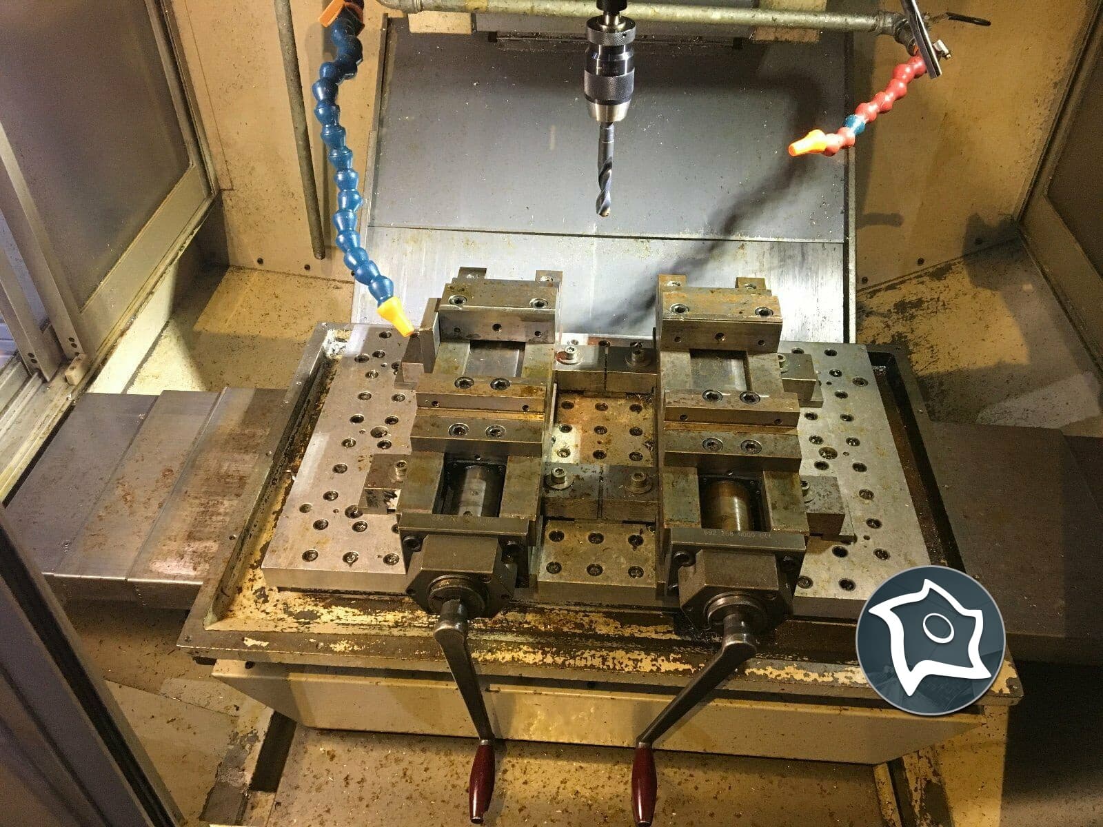 Вертикально-фрезерный станок с ЧПУ Stama MC 010-ID14326