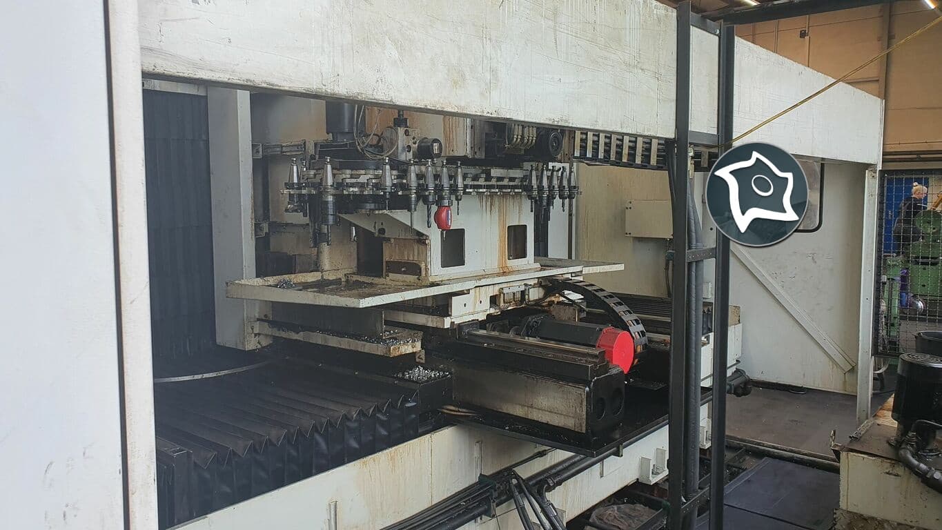 Вертикально-фрезерный станок с ЧПУ Stama MC 540 S-ID15748