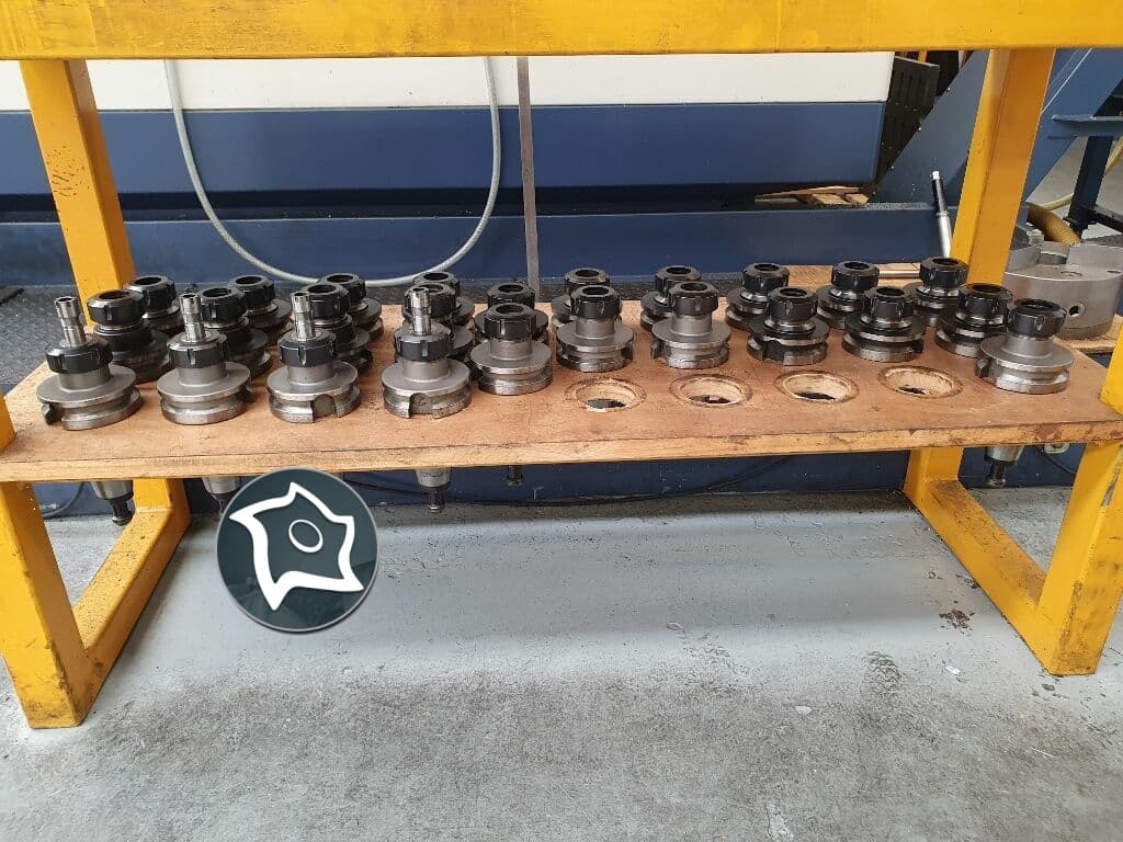 Вертикально-фрезерный станок с ЧПУ Takumi V20-ID15469