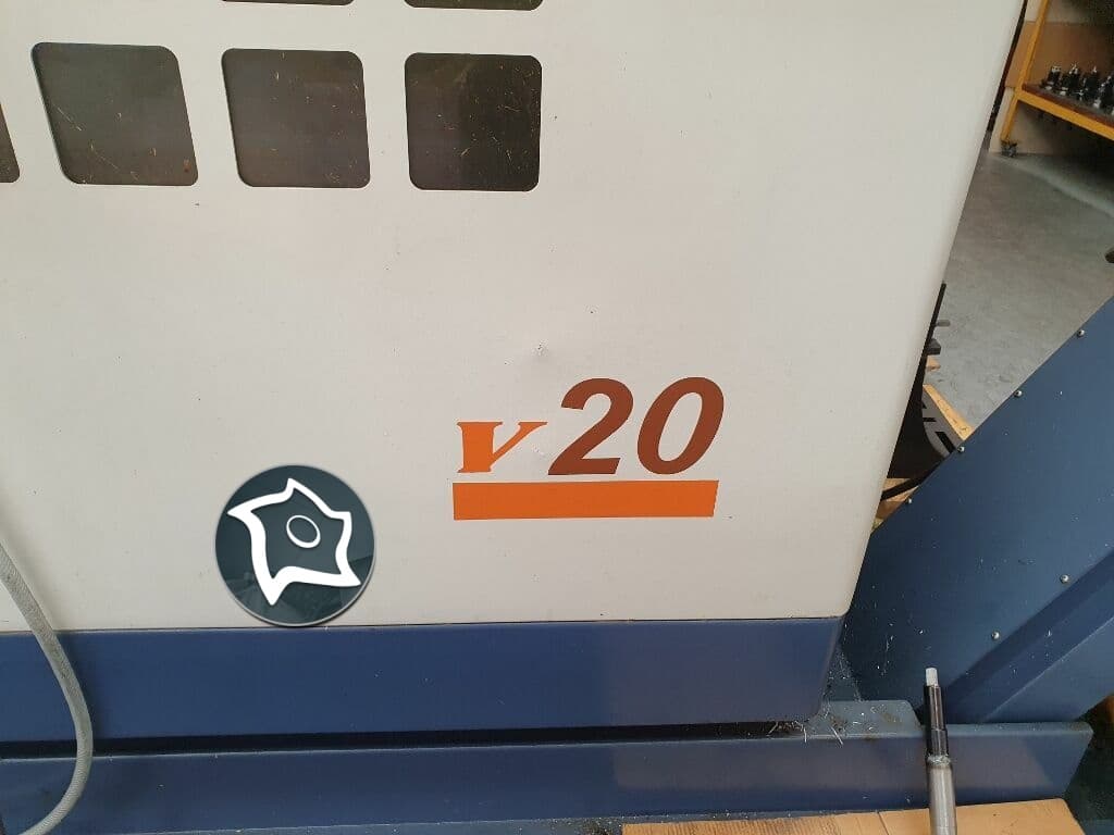 Вертикально-фрезерный станок с ЧПУ Takumi V20-ID15469