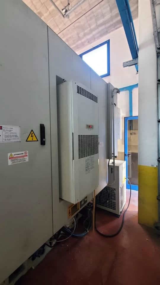 Вертикальный 5-осевой обрабатывающий центр Hardinge XR 600-ID17761