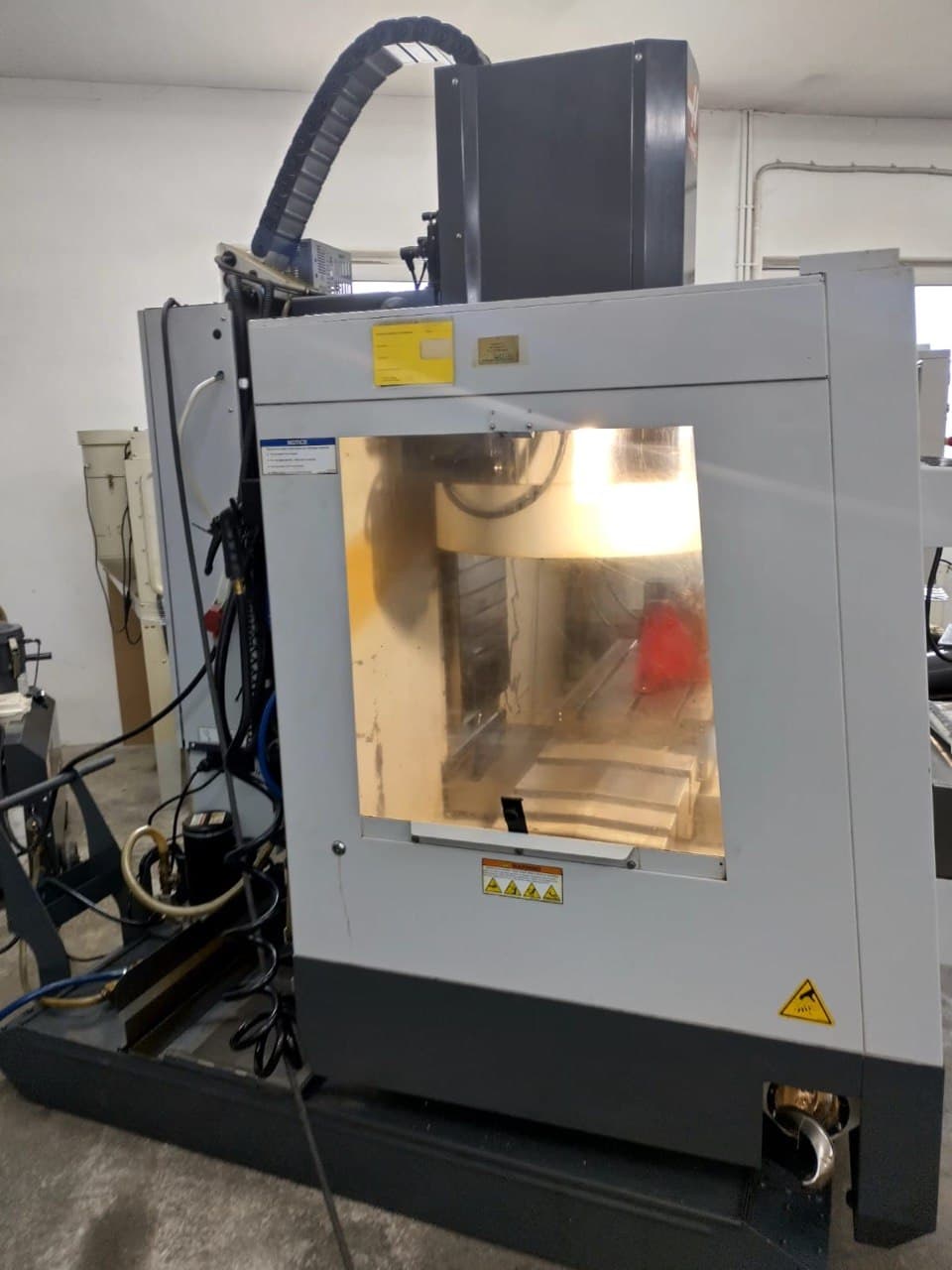 Вертикальный фрезерный обрабатывающий центр с ЧПУ + 4-я ось HAAS VF-2 + HRT-160-ID18018
