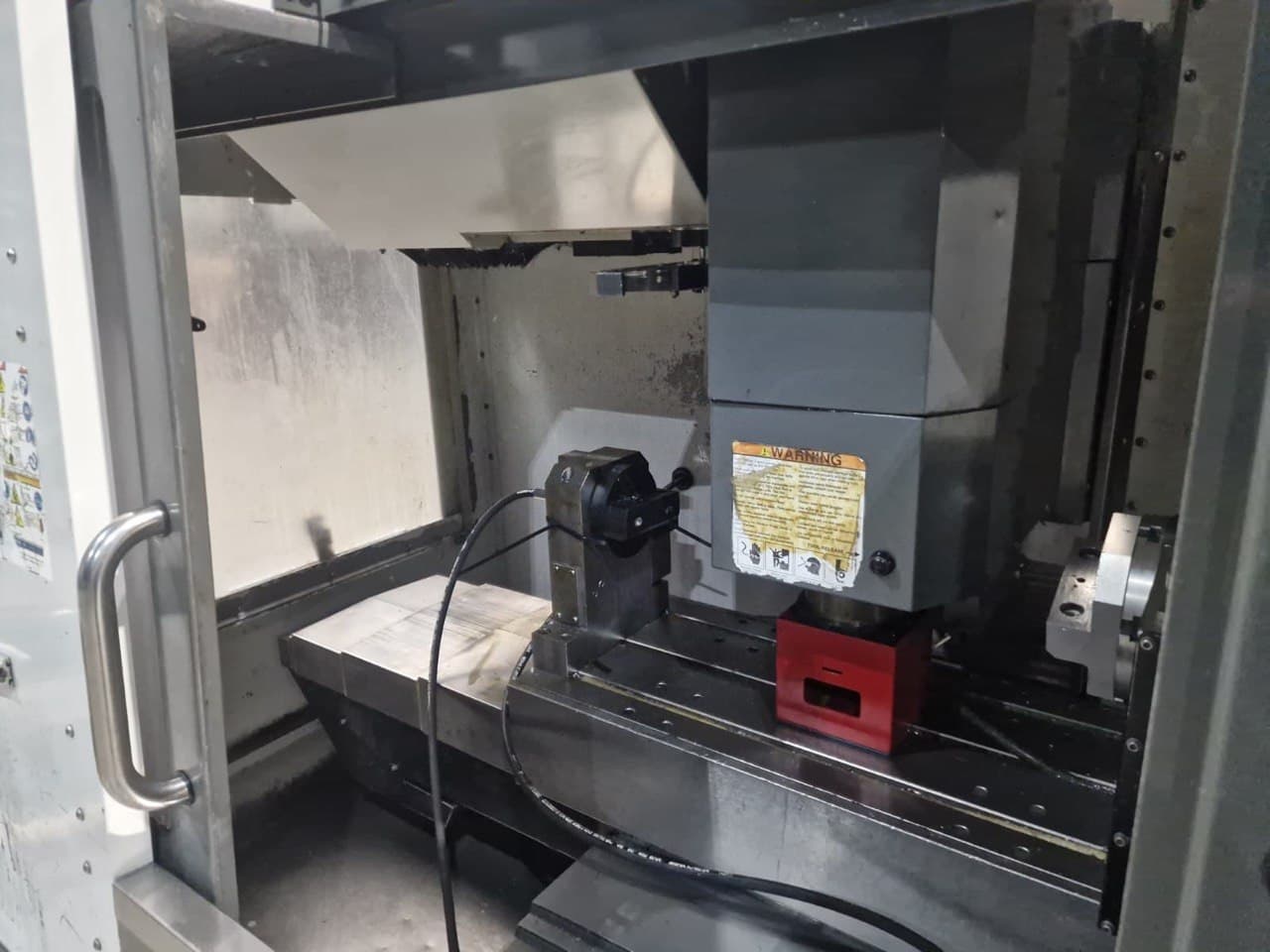 Вертикальный фрезерный обрабатывающий центр с ЧПУ HAAS VF-2 -ID17979