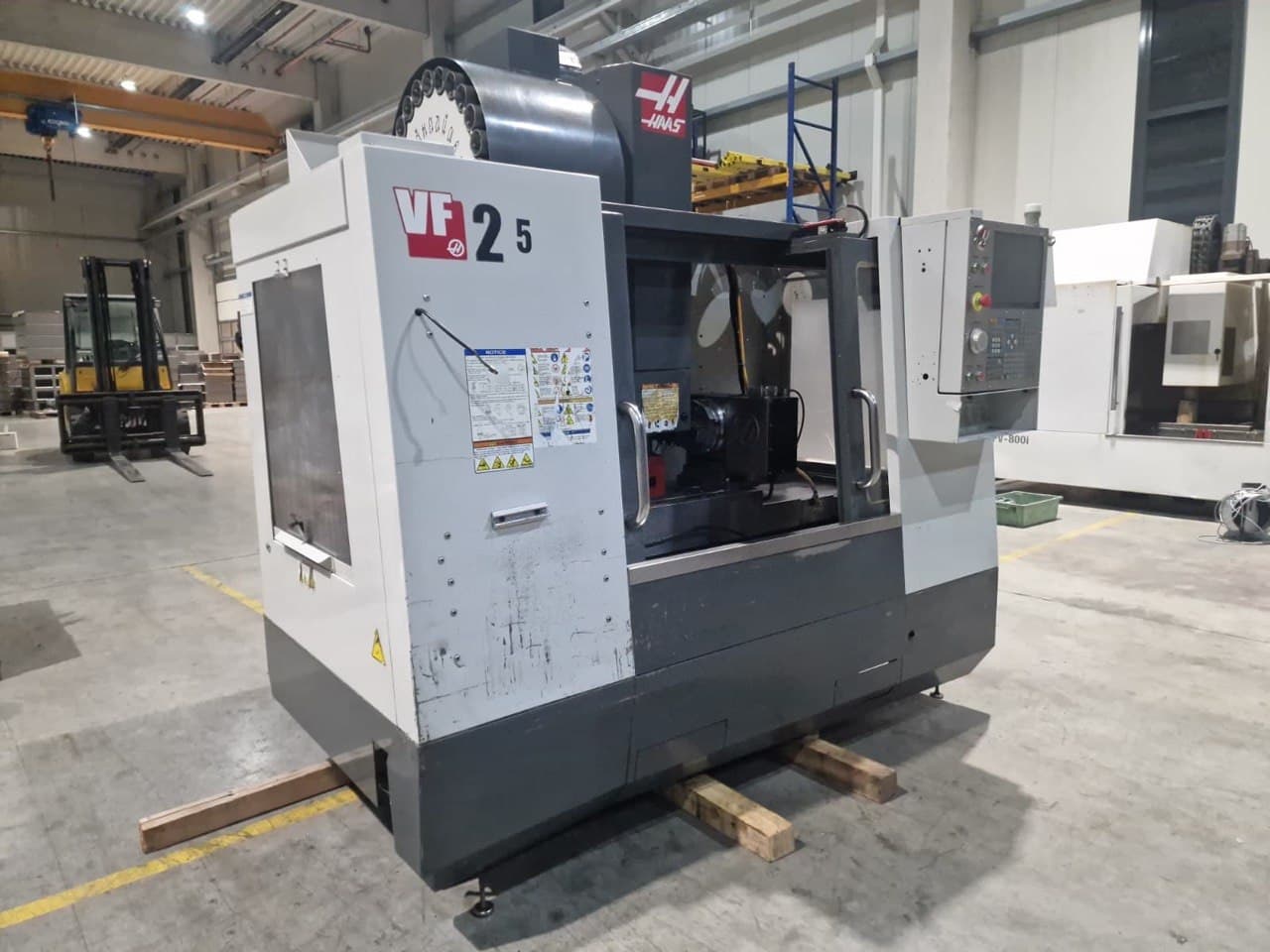 Вертикальный фрезерный обрабатывающий центр с ЧПУ HAAS VF-2 -ID17979