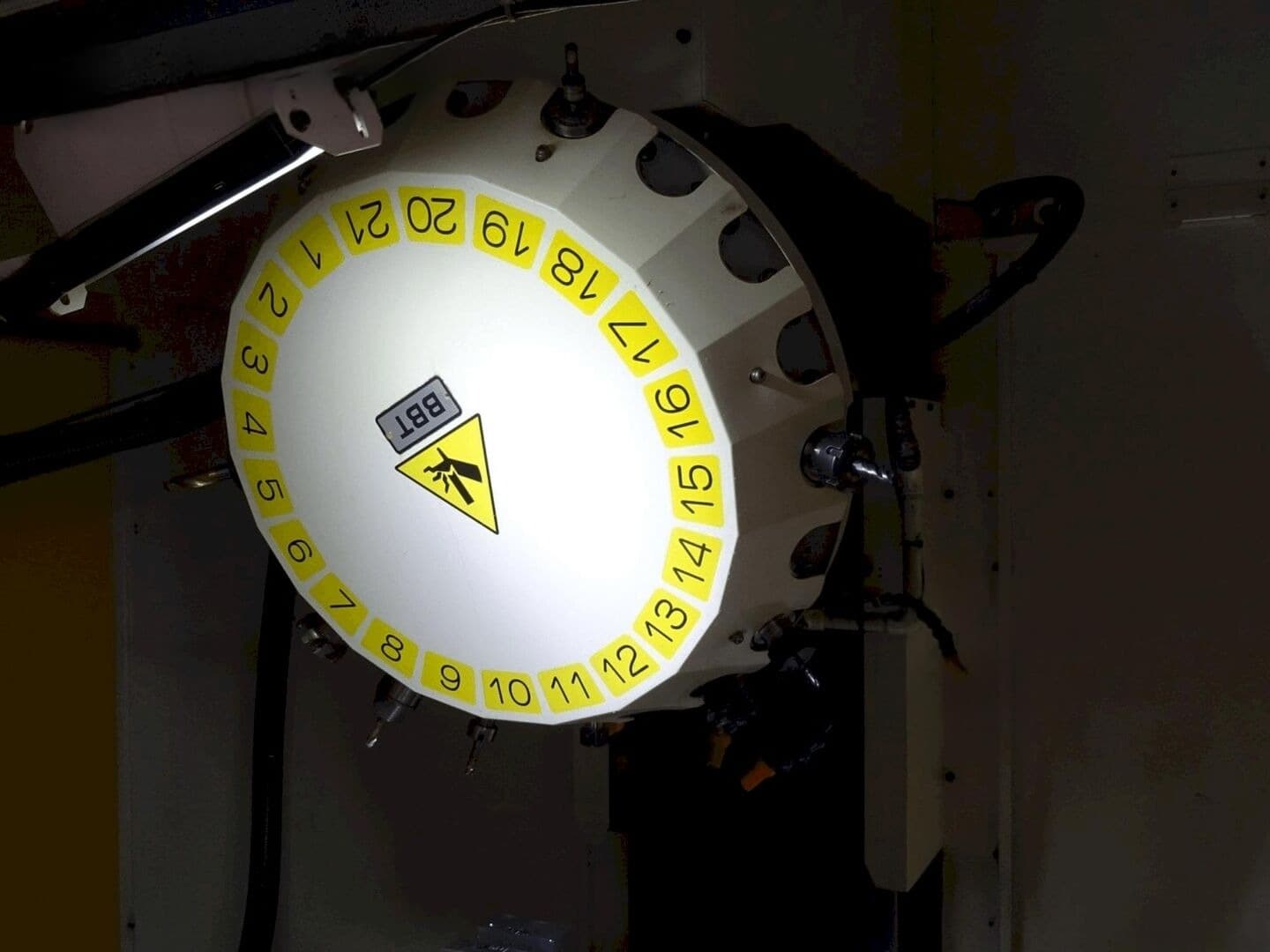 Вертикальный обрабатывающий центр FANUC Alfa D21LiB5-ID17326