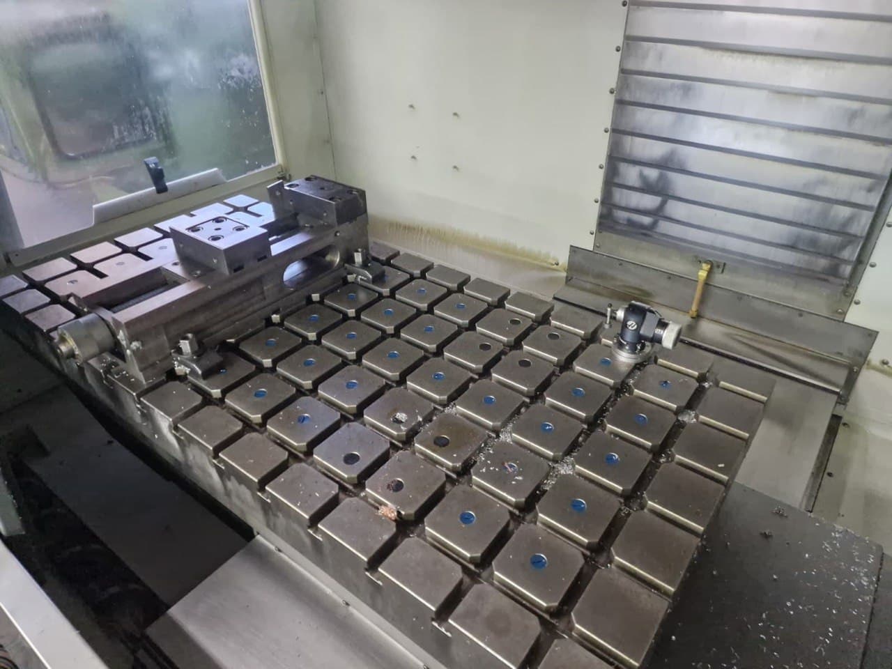 Вертикальный обрабатывающий центр HAAS VM-3-ID17930