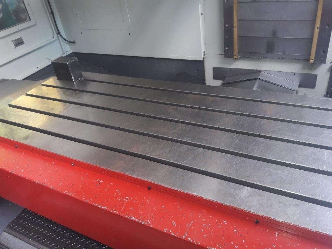 Вертикальный обрабатывающий центр KIHEUNG COMBI-U7-ID17378