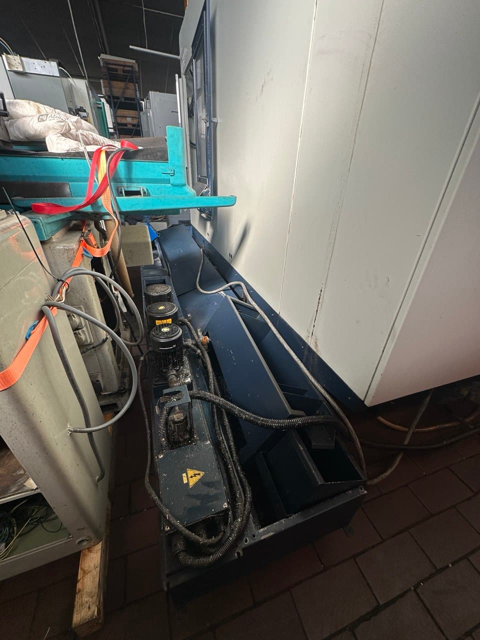 Вертикальный обрабатывающий центр с ЧПУ (2-палетный) SPINNER MC 650 P-ID17870