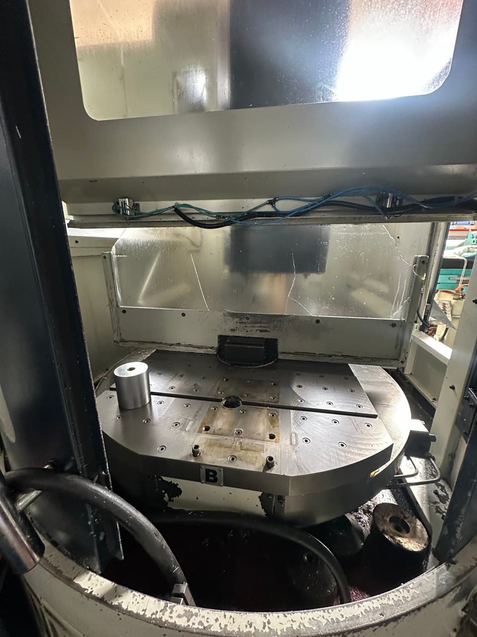 Вертикальный обрабатывающий центр с ЧПУ (2-палетный) SPINNER MC 650 P-ID17870