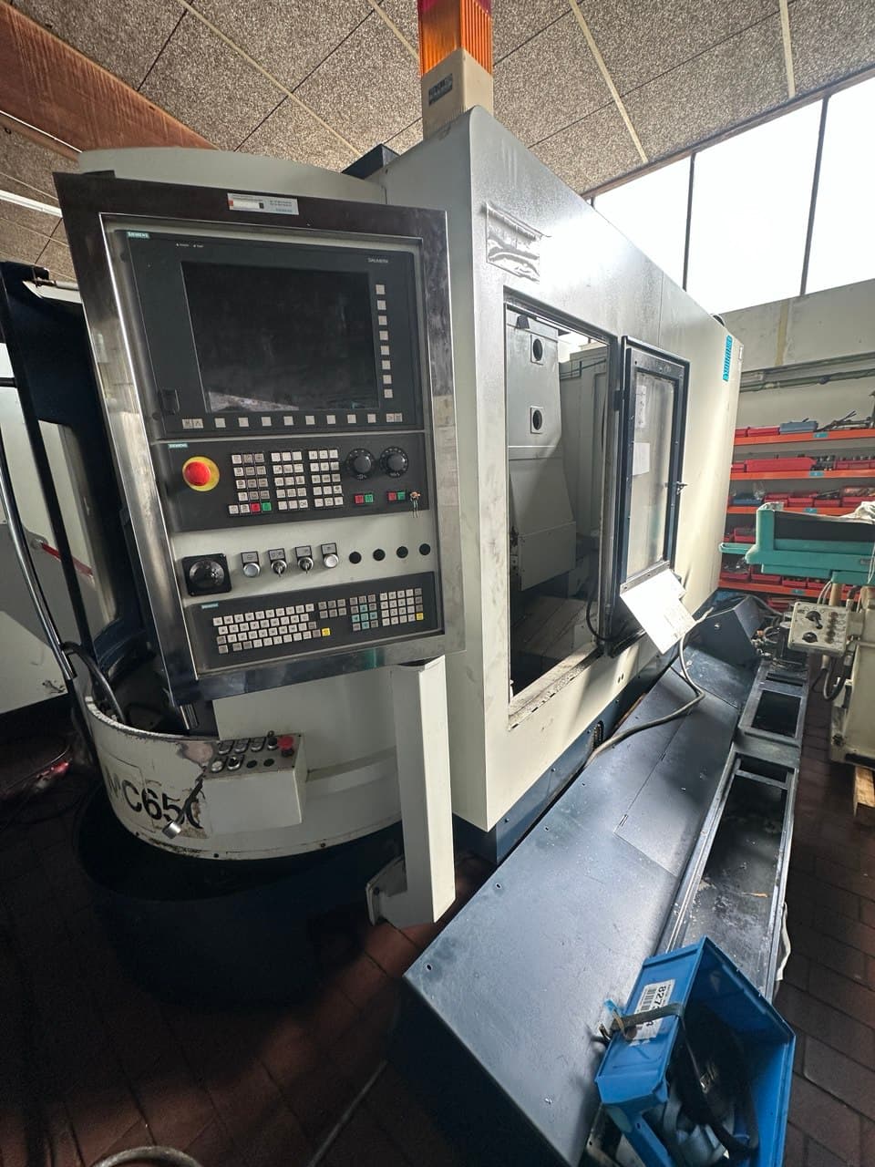 Вертикальный обрабатывающий центр с ЧПУ (2-палетный) SPINNER MC 650 P-ID17870