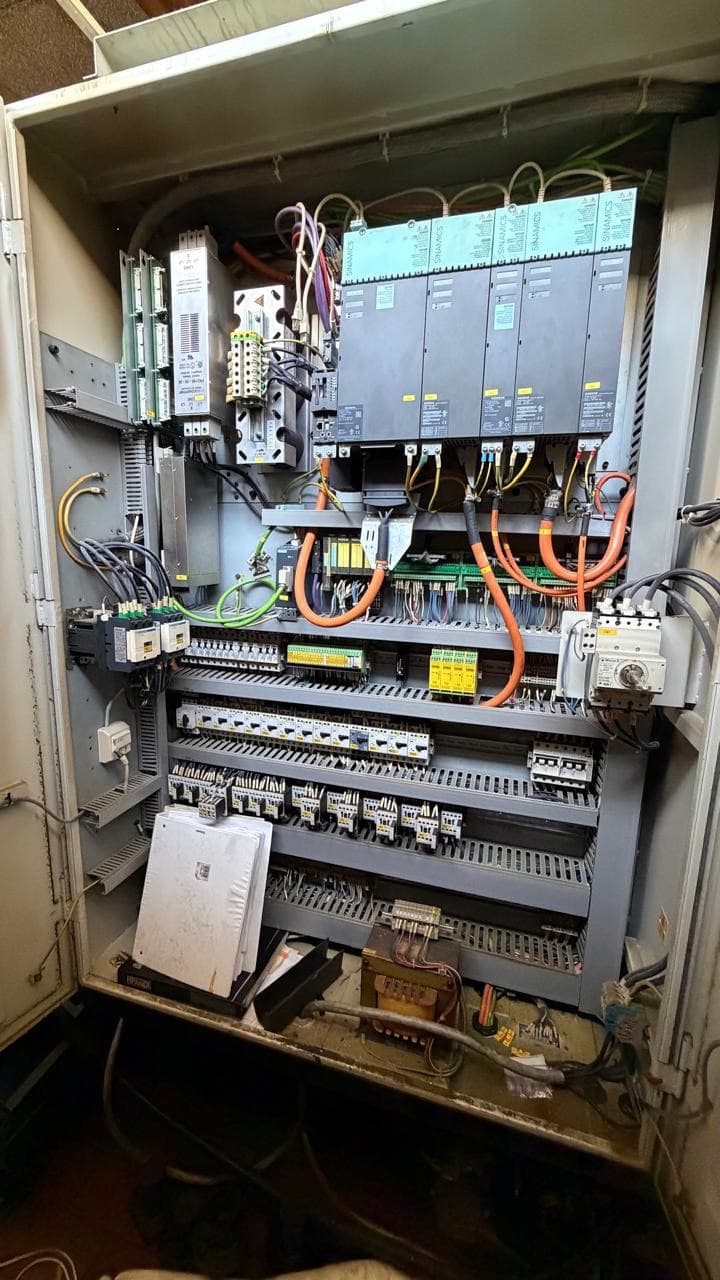 Вертикальный обрабатывающий центр с ЧПУ (2-палетный) SPINNER MC 650 P-ID17870