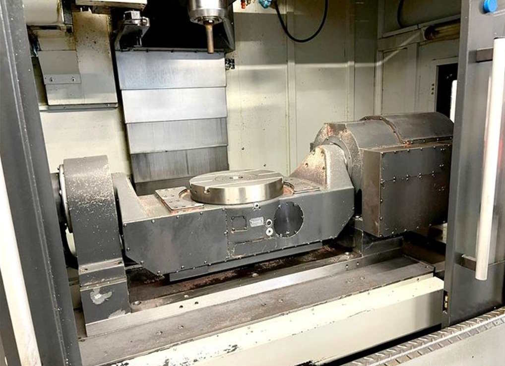 Вертикальный обрабатывающий центр с ЧПУ AWEA FV 960-ID17447