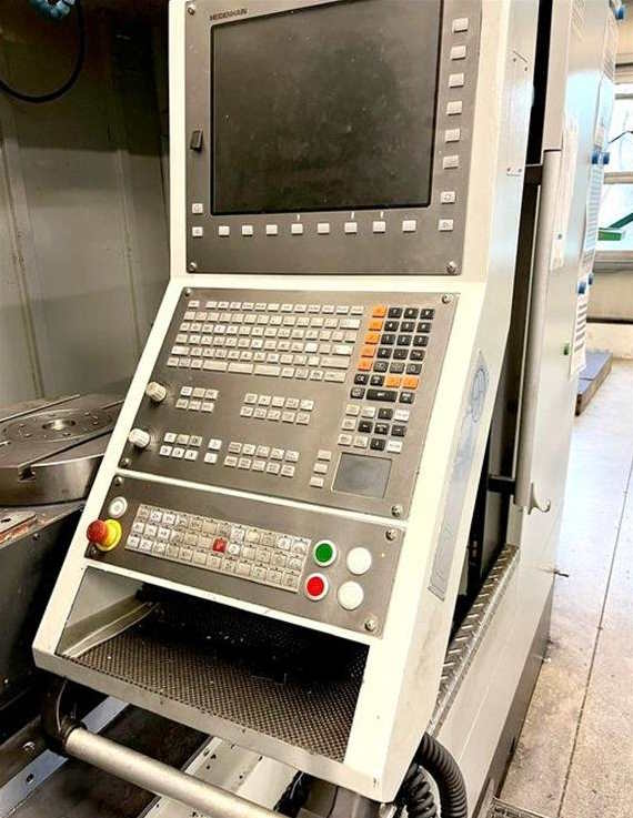 Вертикальный обрабатывающий центр с ЧПУ AWEA FV 960-ID17447