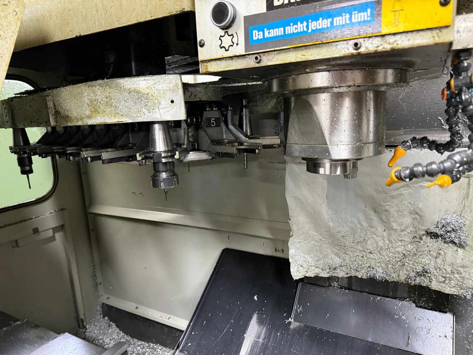 Вертикальный обрабатывающий центр с ЧПУ BRIDGEPORT INTERACT 720X H-ID17066