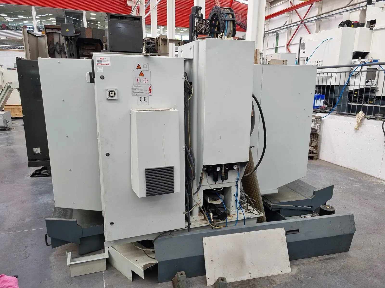 Вертикальный обрабатывающий центр с ЧПУ CINCINNATI ARROW 750 N — 2003 г.-ID17319