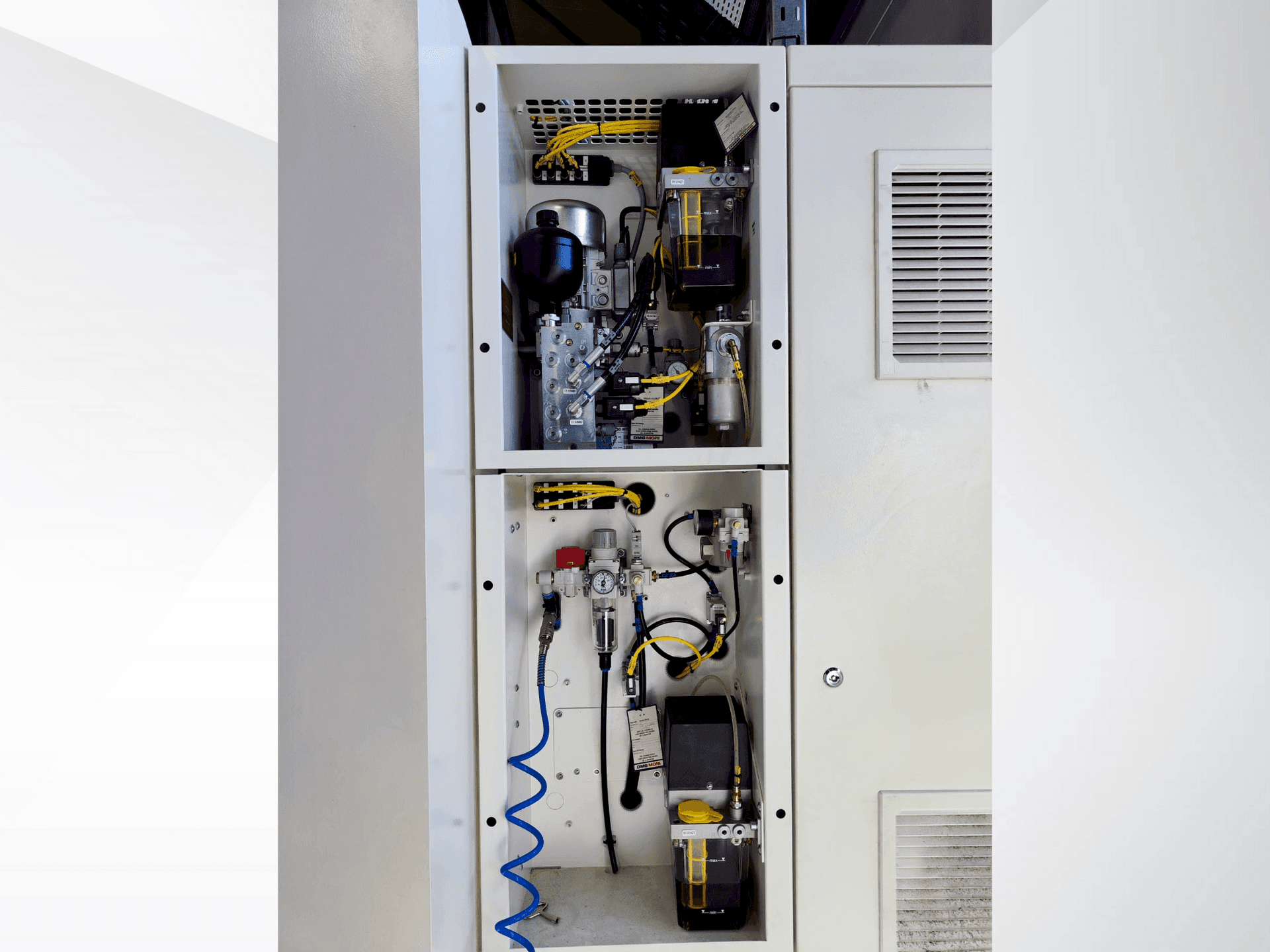 Вертикальный обрабатывающий центр с ЧПУ DMG MORI CMX 800 V-ID17033