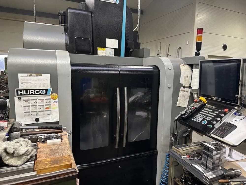 Вертикальный обрабатывающий центр с ЧПУ HURCO VM 10i-ID17484