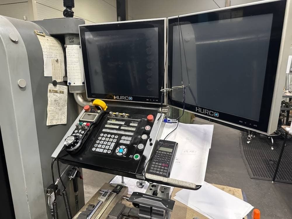 Вертикальный обрабатывающий центр с ЧПУ HURCO VM 10i-ID17484