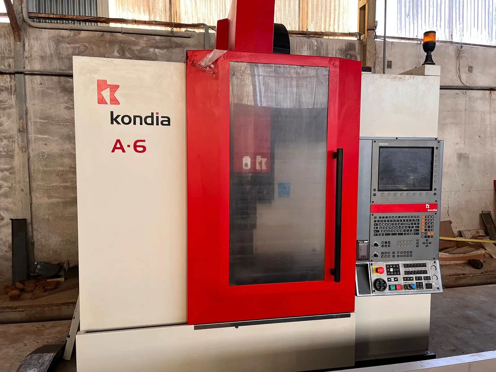 Вертикальный обрабатывающий центр с ЧПУ KONDIA A 6 CNC-ID17317