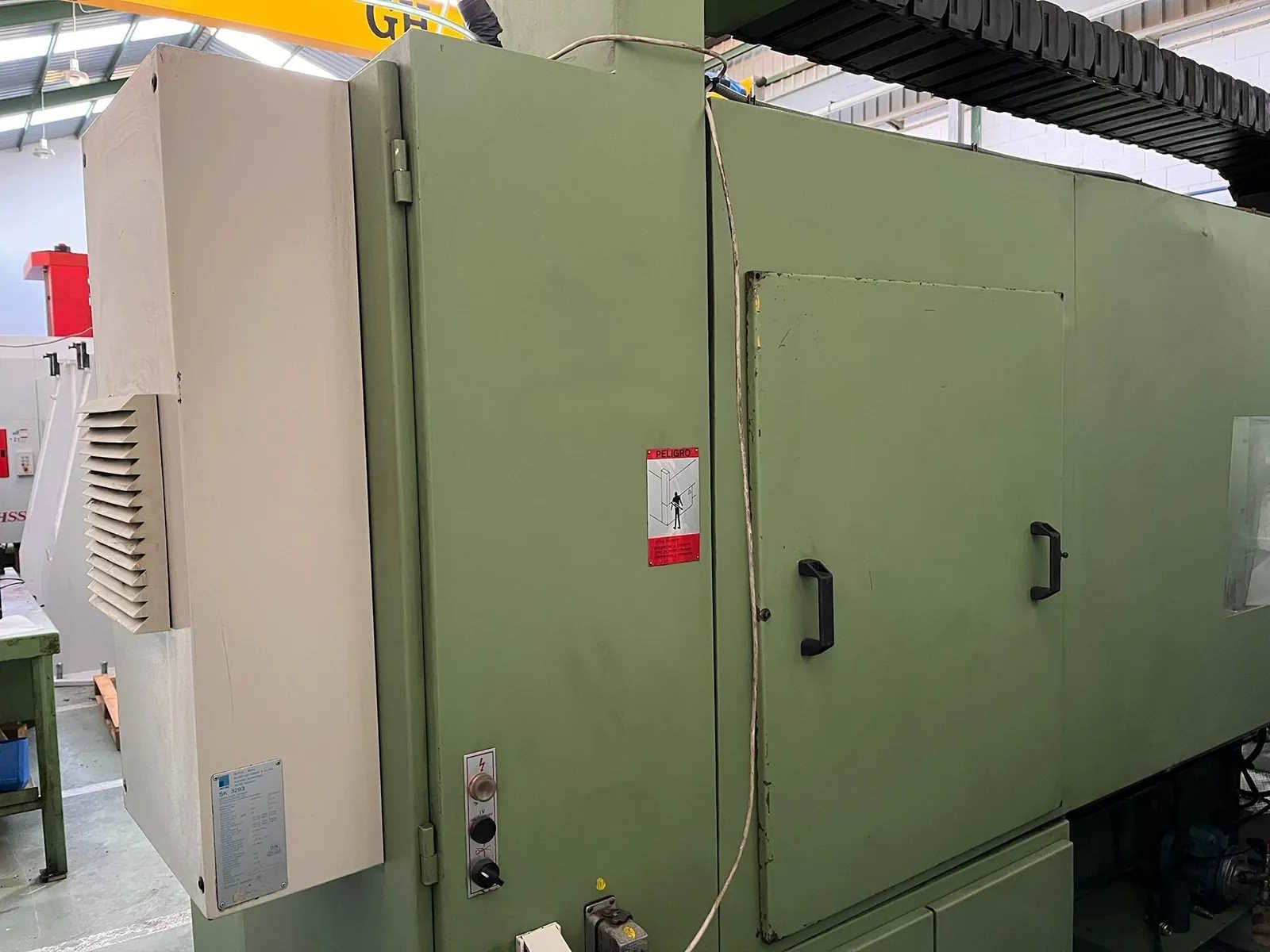 Вертикальный обрабатывающий центр с ЧПУ KONDIA CM 1650 CNC-ID17316