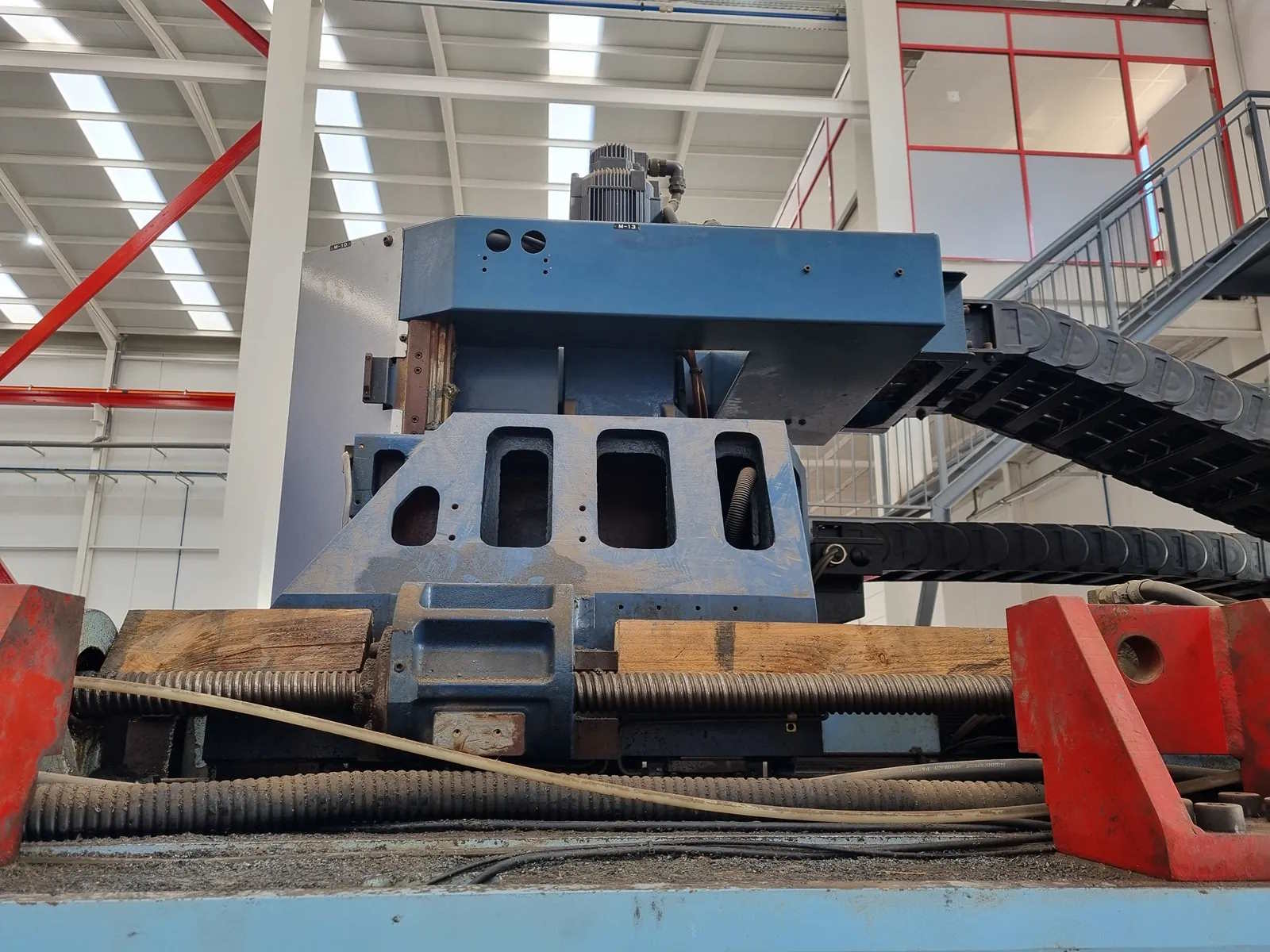 Вертикальный обрабатывающий центр с ЧПУ MATSUURA V. MAX 800 — 2002 г.-ID17318