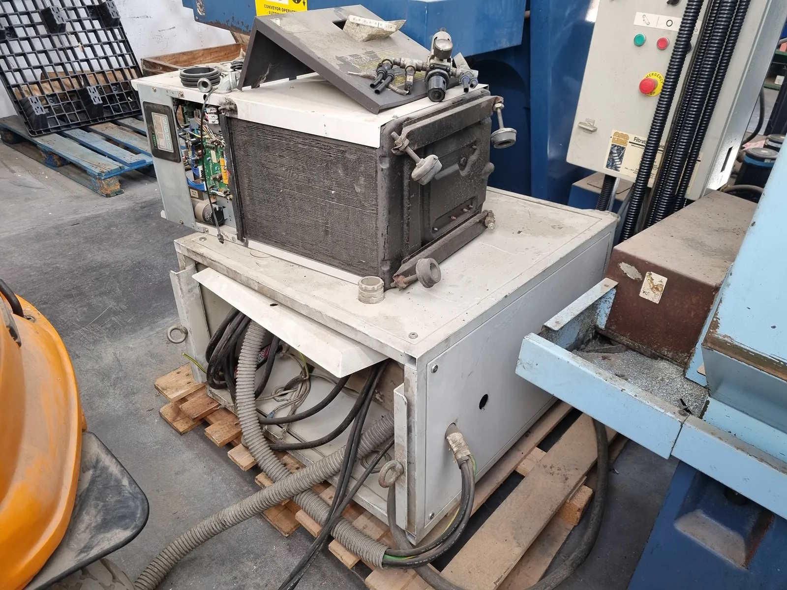 Вертикальный обрабатывающий центр с ЧПУ MATSUURA V. MAX 800 — 2002 г.-ID17318