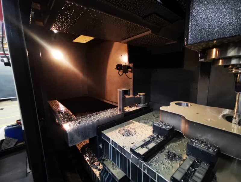 Вертикальный обрабатывающий центр с ЧПУ Mazak MTV-655 80N-ID17482