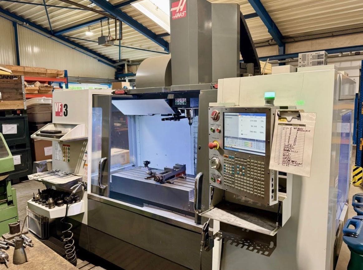 Вертикальный обрабатывающий центр с ЧПУ (с 4-й осью) HAAS VF-3-ID17868