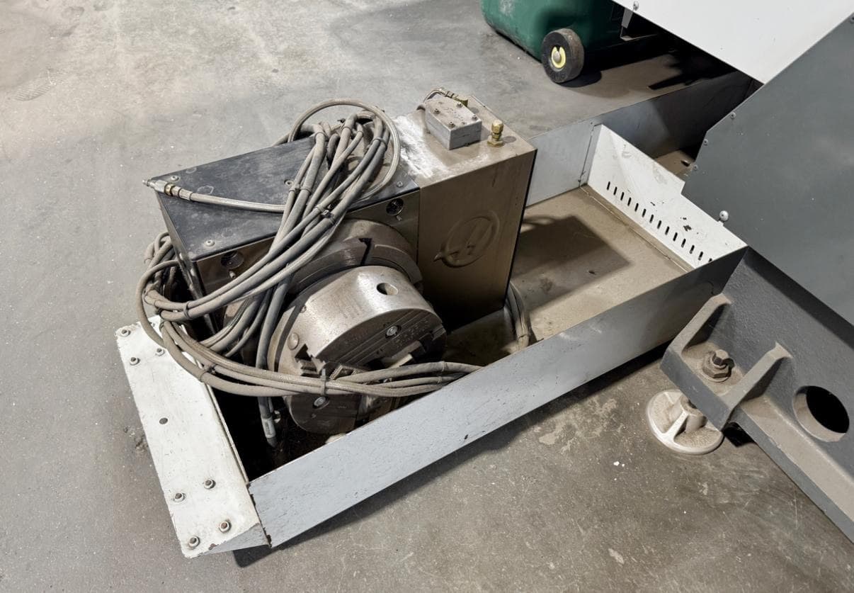 Вертикальный обрабатывающий центр с ЧПУ (с 4-й осью) HAAS VF-3-ID17868