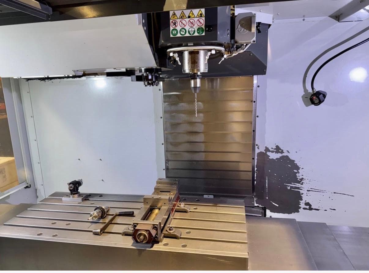 Вертикальный обрабатывающий центр с ЧПУ (с 4-й осью) HAAS VF-3-ID17868