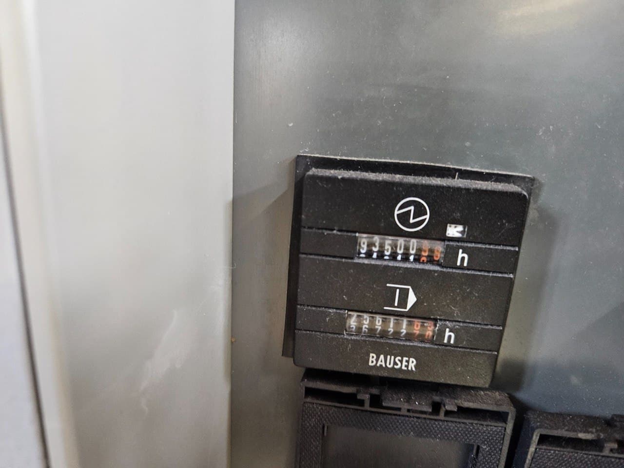 Вертикальний обробний центр з ЧПУ (з поворотною шпиндельною головою) DMG DMC 100T-ID17929