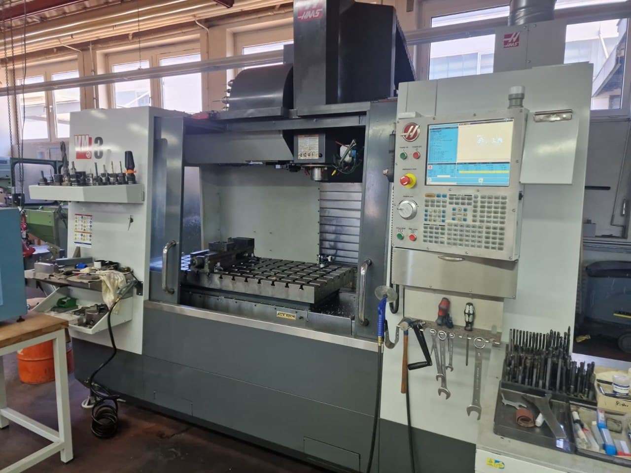 Вертикальный обрабатывающий центр с ЧПУ HAAS VM-3-ID17952